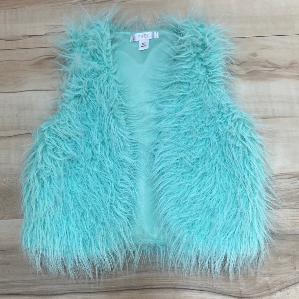 Piper Girls Green Fuzzy Vest Size S 6/6X
